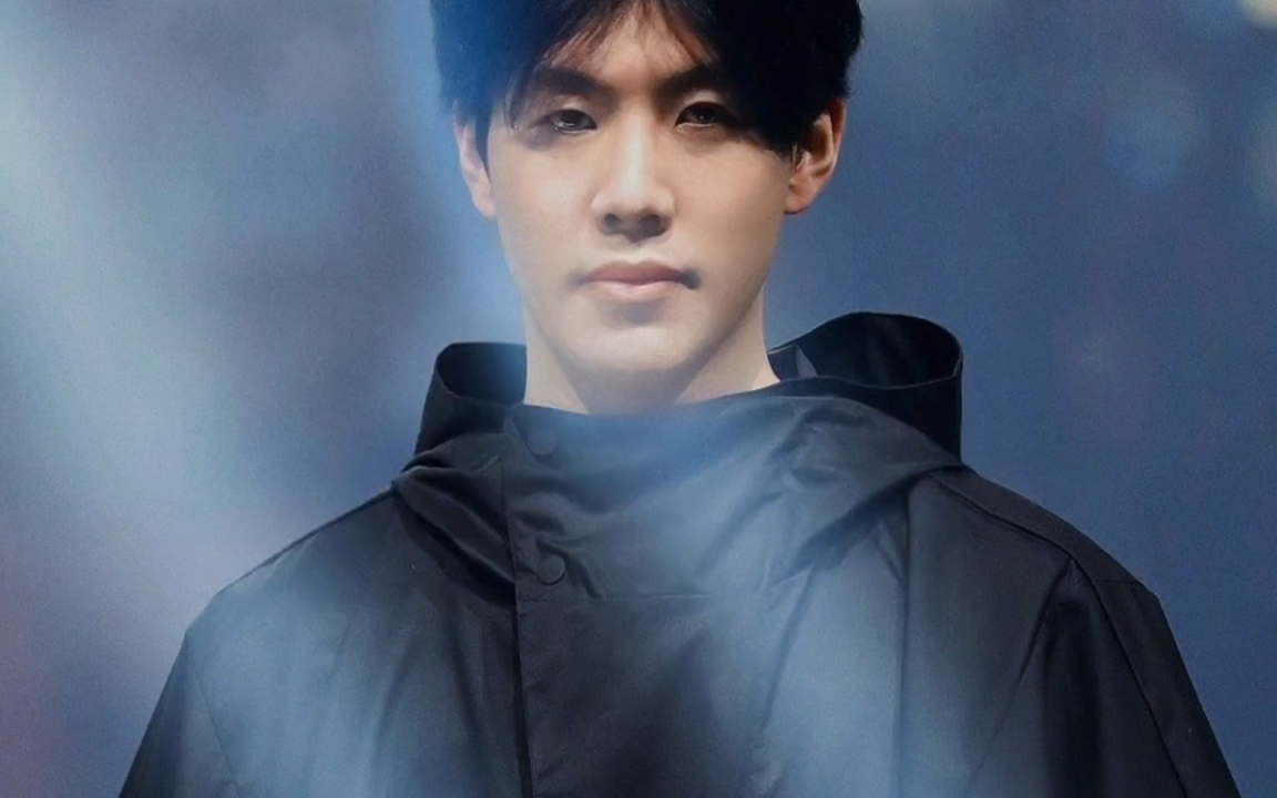 他一手稳稳 他一手稳稳