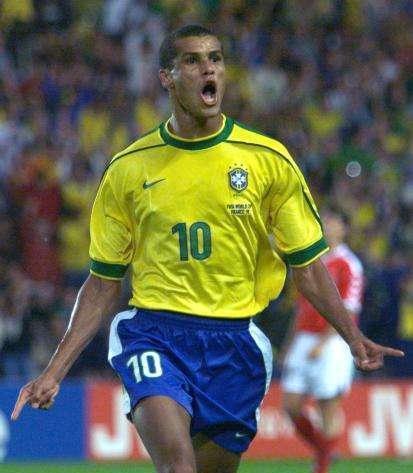 诺伊尔在2 诺伊尔在2