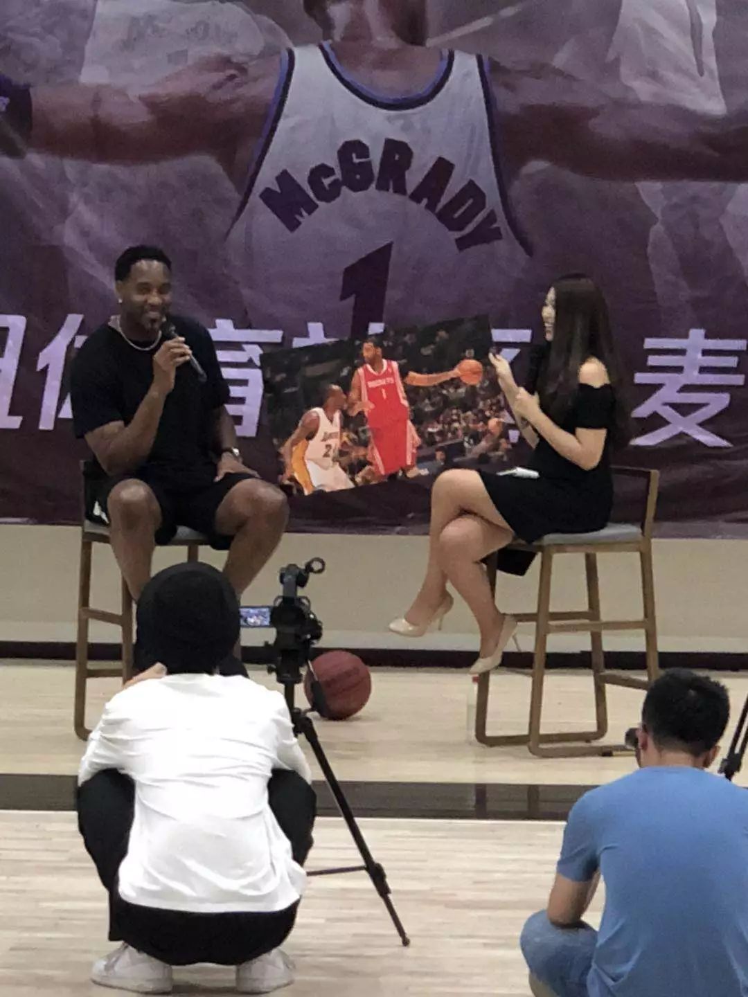 强硬对抗的 强硬对抗的