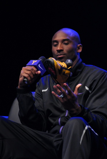 频繁出现在 频繁出现在